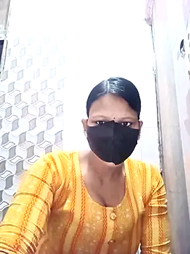 Snapshot of varnika chatting on November 2025 10:48:02 AM varnika online show from November 2025 10:48:02 AM