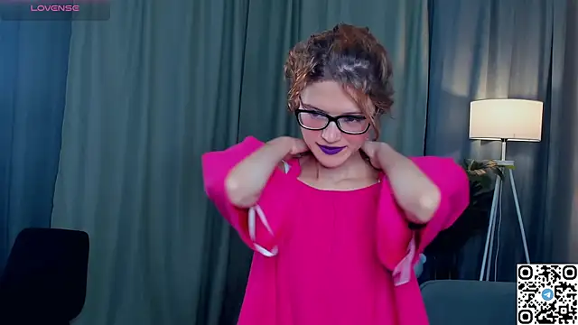 Snapshot of EdlinGathright chatting on November 2025 04:12:02 AM EdlinGathright online show from November 2025 04:12:02 AM