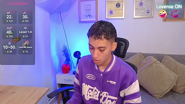 yulian vasquez online show from November 2025 12:15:02 PM