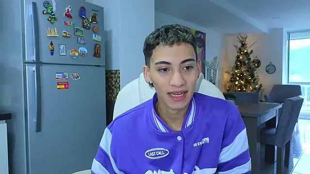 yulian vasquez online show from November 2025 01:06:02 PM