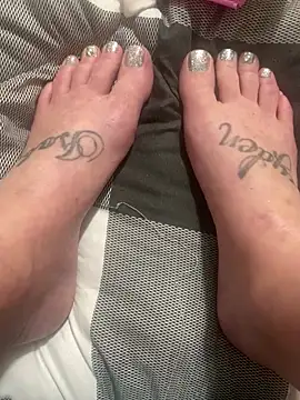 kmaddycakes1 online show from February 2026 09:30:01 AM