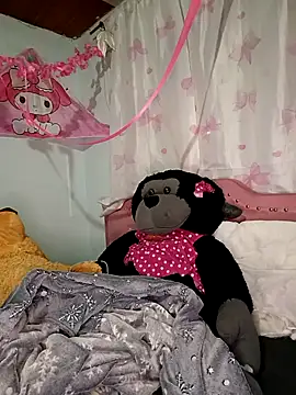 Snapshot of U-Upaaita chatting on February 2026 12:48:02 AM U-Upaaita online show from February 2026 12:48:02 AM