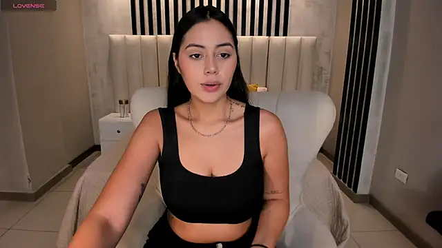 Snapshot of AmbarJames_ chatting on June 2026 11:57:01 AM AmbarJames online show from June 2026 11:57:01 AM