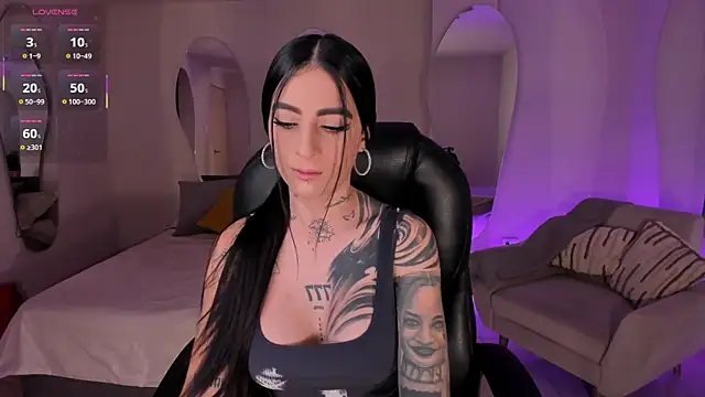 MilaLawrence online show from December 2025 02:36:02 PM