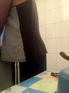 Snapshot of PIROCAGG21 chatting on December 2025 08:20:01 AM PIROCAGG21 online show from December 2025 08:20:01 AM