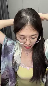 Qianqian-888 online show from December 2025 01:05:02 PM