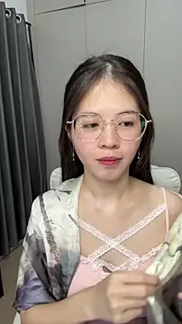 Qianqian-888 online show from December 2025 01:13:01 AM