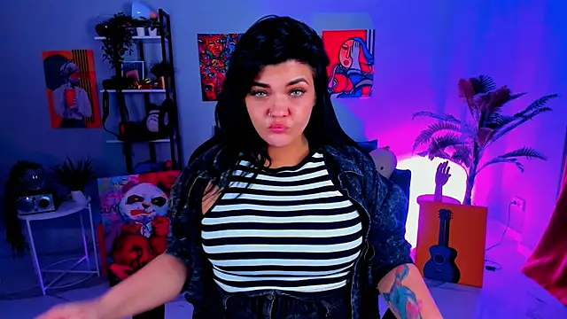 MaryHarrys online show from October 2025 08:20:01 PM