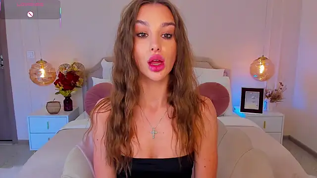 MilaMour online show from June 2026 06:58:02 PM