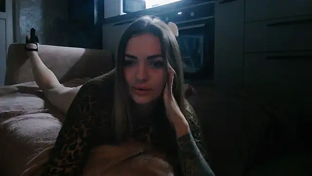 Snapshot of MoonChristie chatting on September 2025 07:51:02 PM MoonChristie online show from September 2025 07:51:02 PM