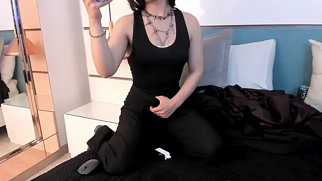 Snapshot of Ashkoreh chatting on November 2025 11:03:01 PM Ashkoreh online show from November 2025 11:03:01 PM