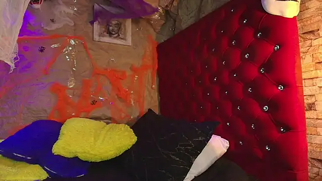 Victoria Thompson1 online show from November 2025 08:20:02 PM