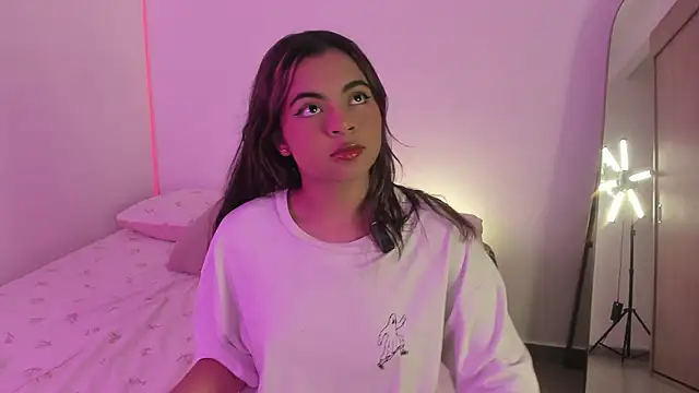 valy shyness online show from October 2025 12:20:02 AM