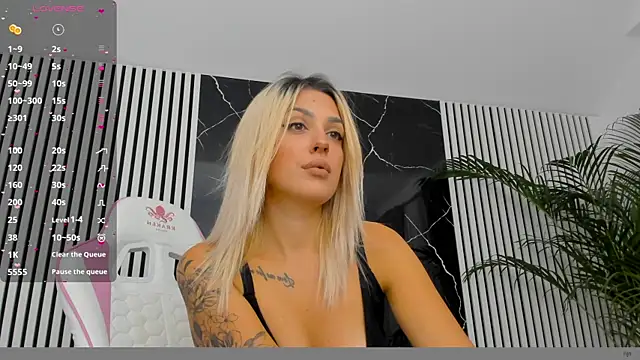 Snapshot of daisyblushh chatting on September 2025 06:57:02 PM daisyblushh online show from September 2025 06:57:02 PM