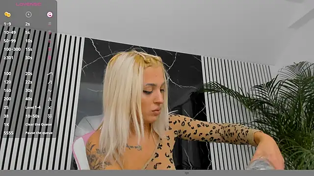 Snapshot of daisyblushh chatting on October 2025 07:11:02 PM daisyblushh online show from October 2025 07:11:02 PM