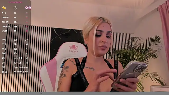 Snapshot of daisyblushh chatting on October 2025 07:40:01 PM daisyblushh online show from October 2025 07:40:01 PM