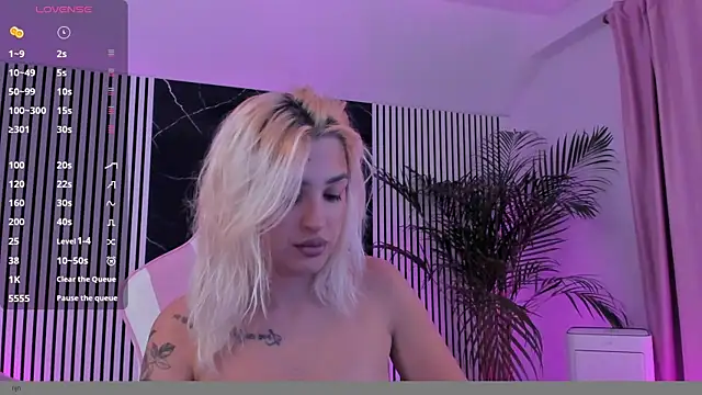 Snapshot of daisyblushh chatting on November 2025 07:37:01 PM daisyblushh online show from November 2025 07:37:01 PM