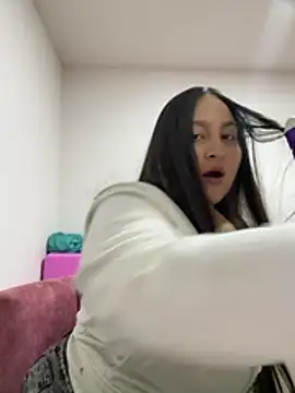 Abby Collings online show from April 2026 01:36:02 PM