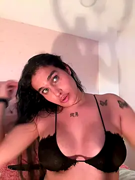 Snapshot of Bella__Wood chatting on September 2025 09:36:02 PM Bella Wood online show from September 2025 09:36:02 PM