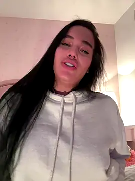 Snapshot of Bella__Wood chatting on October 2025 07:02:02 PM Bella Wood online show from October 2025 07:02:02 PM