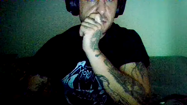 Snapshot of MrNice85 chatting on November 2025 08:05:02 AM MrNice85 online show from November 2025 08:05:02 AM