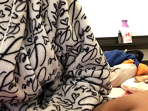 Snapshot of Moxhavix chatting on November 2025 08:29:01 PM Moxhavix online show from November 2025 08:29:01 PM