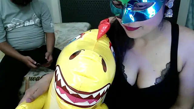 sexyrihana223 online show from April 2026 06:01:02 PM