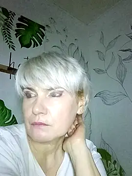 Catty Lady online show from November 2025 07:12:01 PM