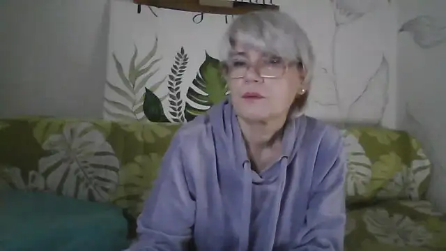 Catty Lady online show from December 2025 06:56:01 PM