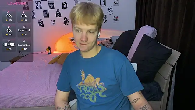 Snapshot of olivertasty chatting on October 2025 02:34:01 AM olivertasty online show from October 2025 02:34:01 AM