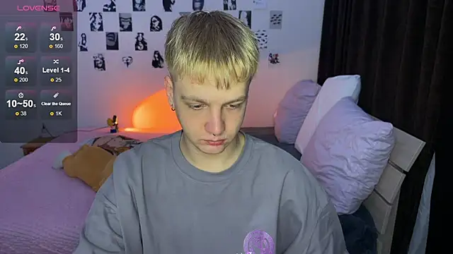 Snapshot of olivertasty chatting on October 2025 04:40:02 PM olivertasty online show from October 2025 04:40:02 PM