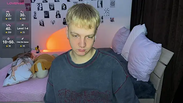 Snapshot of olivertasty chatting on October 2025 01:40:02 PM olivertasty online show from October 2025 01:40:02 PM