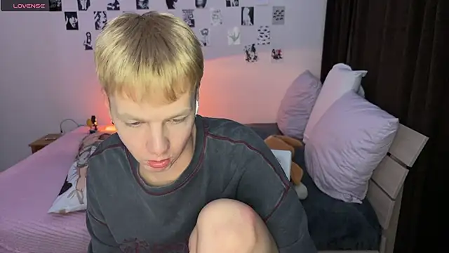 Snapshot of olivertasty chatting on October 2025 01:46:01 AM olivertasty online show from October 2025 01:46:01 AM