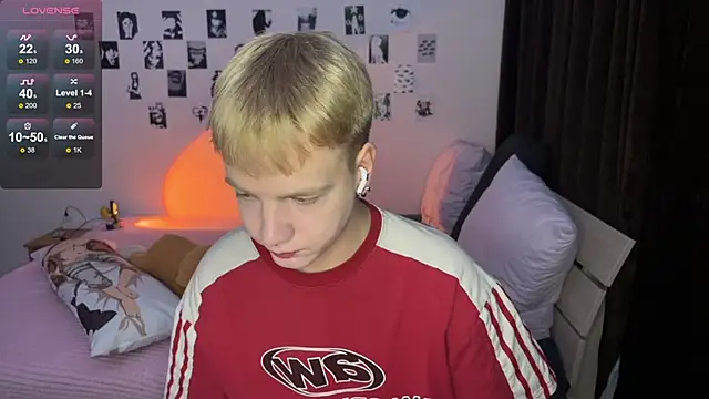 Snapshot of olivertasty chatting on October 2025 04:07:02 AM olivertasty online show from October 2025 04:07:02 AM