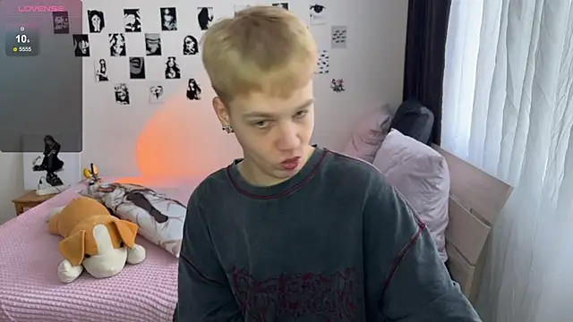 Snapshot of olivertasty chatting on October 2025 12:28:02 PM olivertasty online show from October 2025 12:28:02 PM