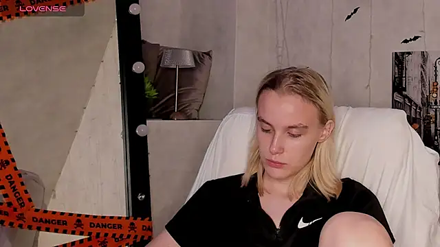 Carolin Miller online show from November 2025 10:25:02 AM