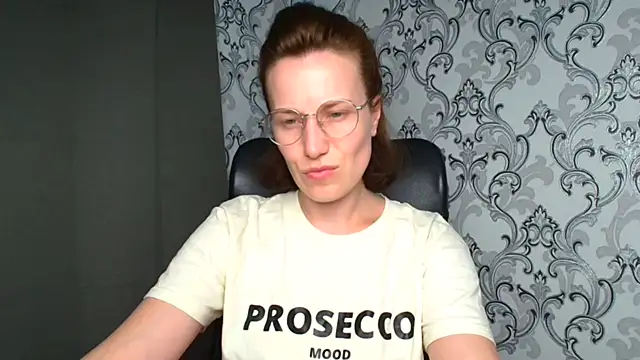 Kelly Kisss online show from June 2026 11:23:02 AM