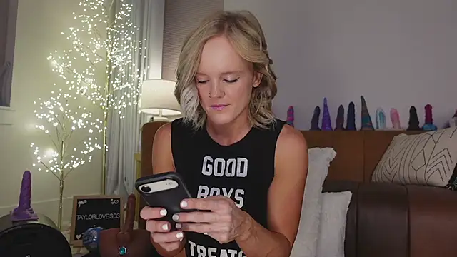 Taylorlove303 online show from January 2026 10:51:02 AM