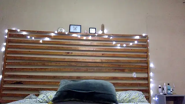 NaughtyInGlasses online show from December 2025 03:45:02 AM