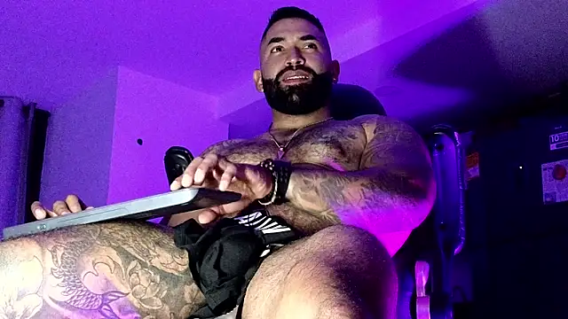 Snapshot of Max-prada chatting on February 2026 02:40:02 AM Max-prada online show from February 2026 02:40:02 AM