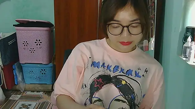 Uhem112 online show from October 2025 12:41:01 AM