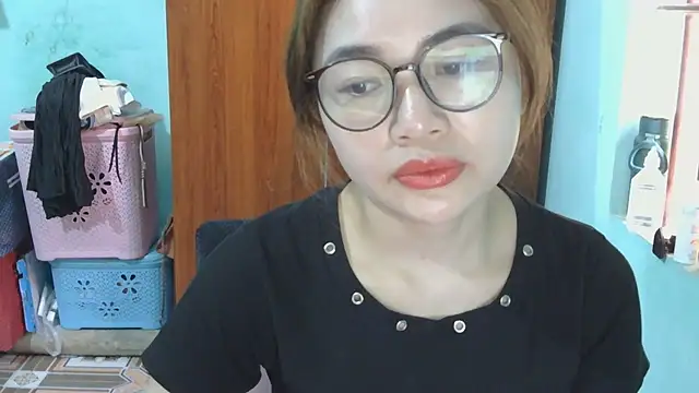 Uhem112 online show from October 2025 12:47:01 AM