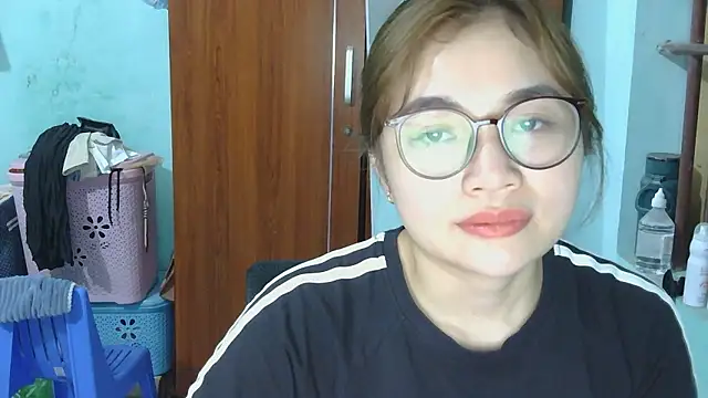 Uhem112 online show from October 2025 12:52:02 PM