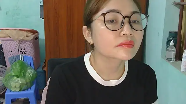 Uhem112 online show from October 2025 01:11:02 PM