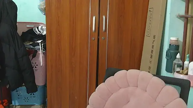 Uhem112 online show from December 2025 01:04:02 AM