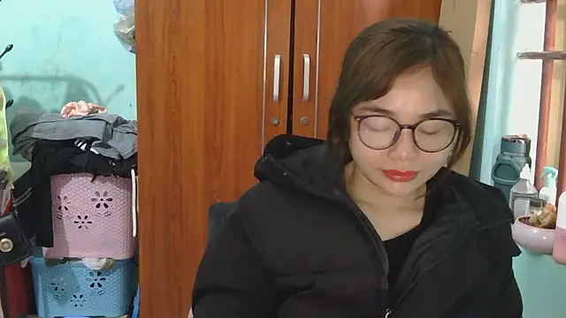 Uhem112 online show from December 2025 12:37:02 AM