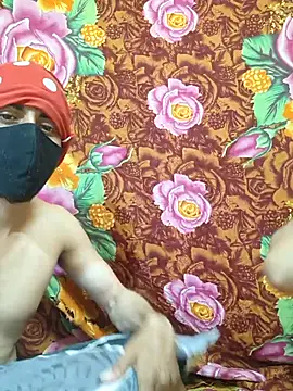 Seducing couple online show from February 2026 05:36:02 PM