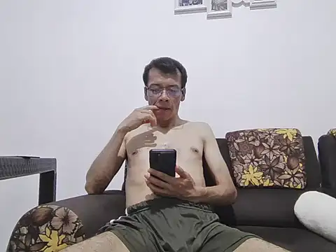 skinnylatino51 online show from December 2025 12:07:02 AM