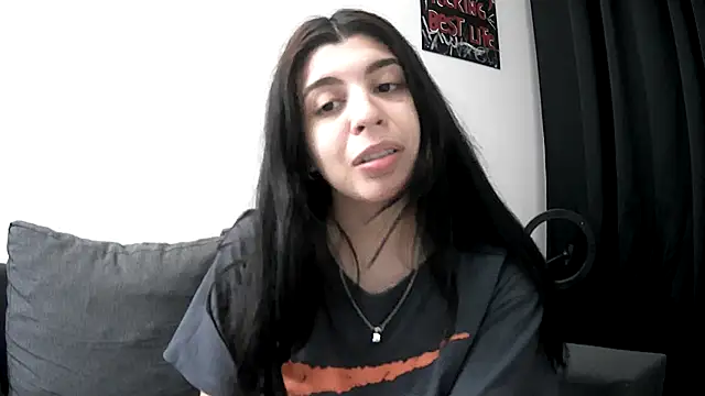 Snapshot of VioletaZein chatting on November 2025 04:44:02 AM VioletaZein online show from November 2025 04:44:02 AM