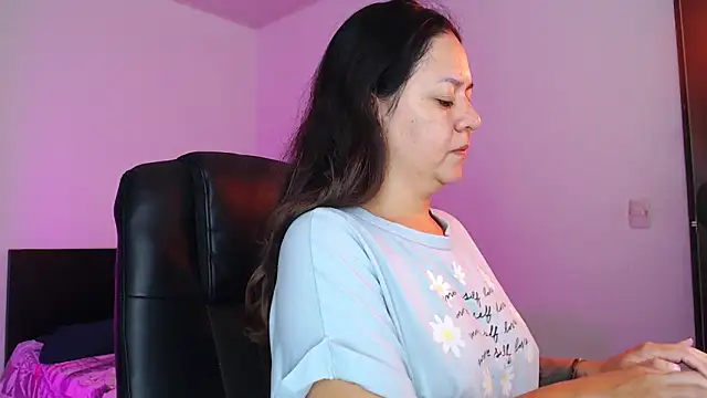 Abbyjoness21 online show from November 2025 10:26:02 AM